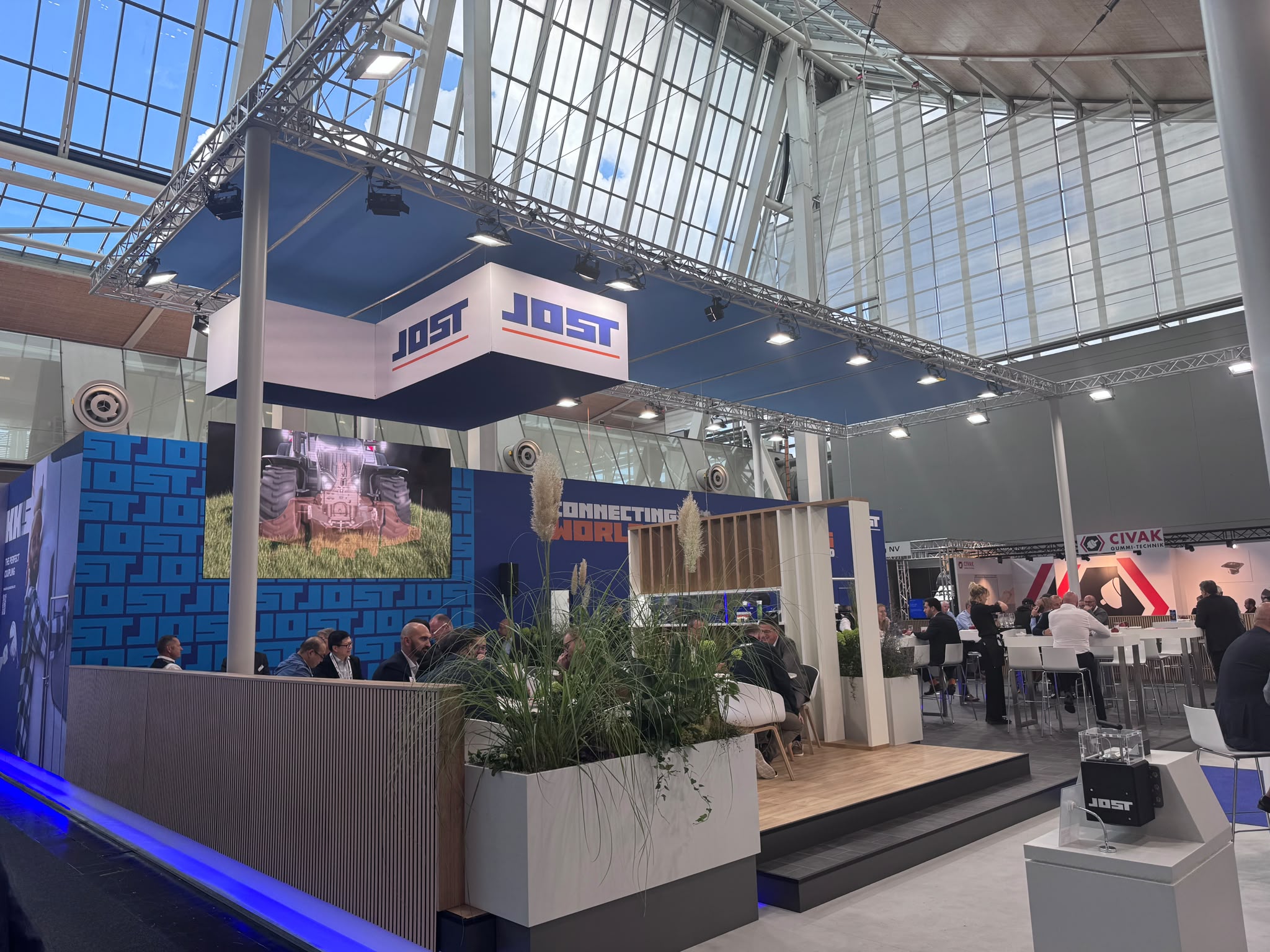 ASMACS Group Connects with the International Transport and Logistics Sector at IAA TRANSPORTATION 2026